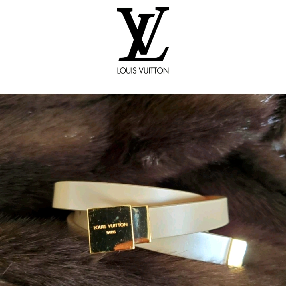 LOUIS VUITTON beige skinny belt gold buckle 🤎